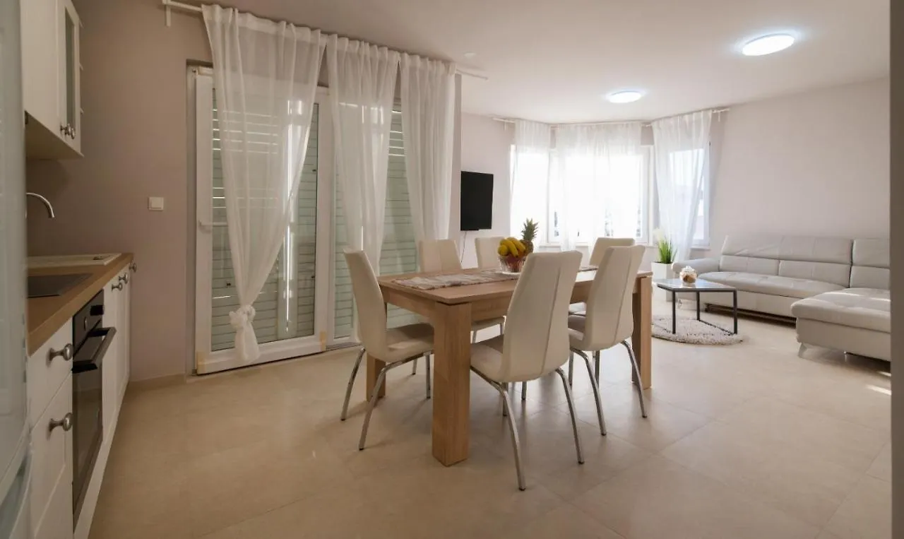 Brand New Aparment With Sea View & Swimming Pool At Ciovo - Villa Fiorentini Trogir 0*,