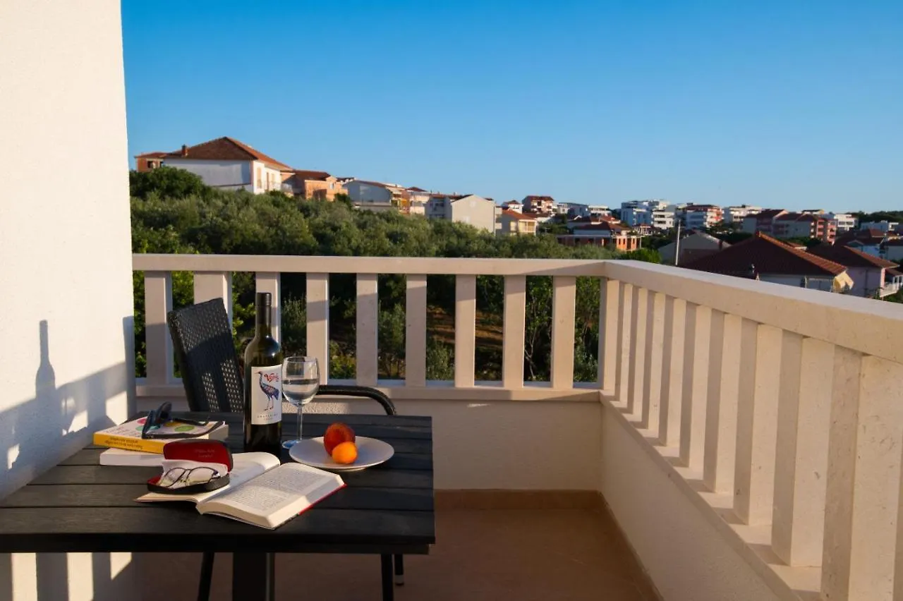 Brand New Aparment With Sea View & Swimming Pool At Ciovo - Villa Fiorentini Trogir 0*,  Croatia