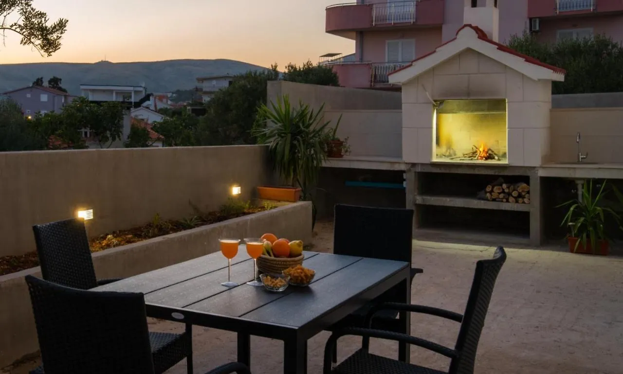 Brand New Aparment With Sea View & Swimming Pool At Ciovo - Villa Fiorentini Trogir
